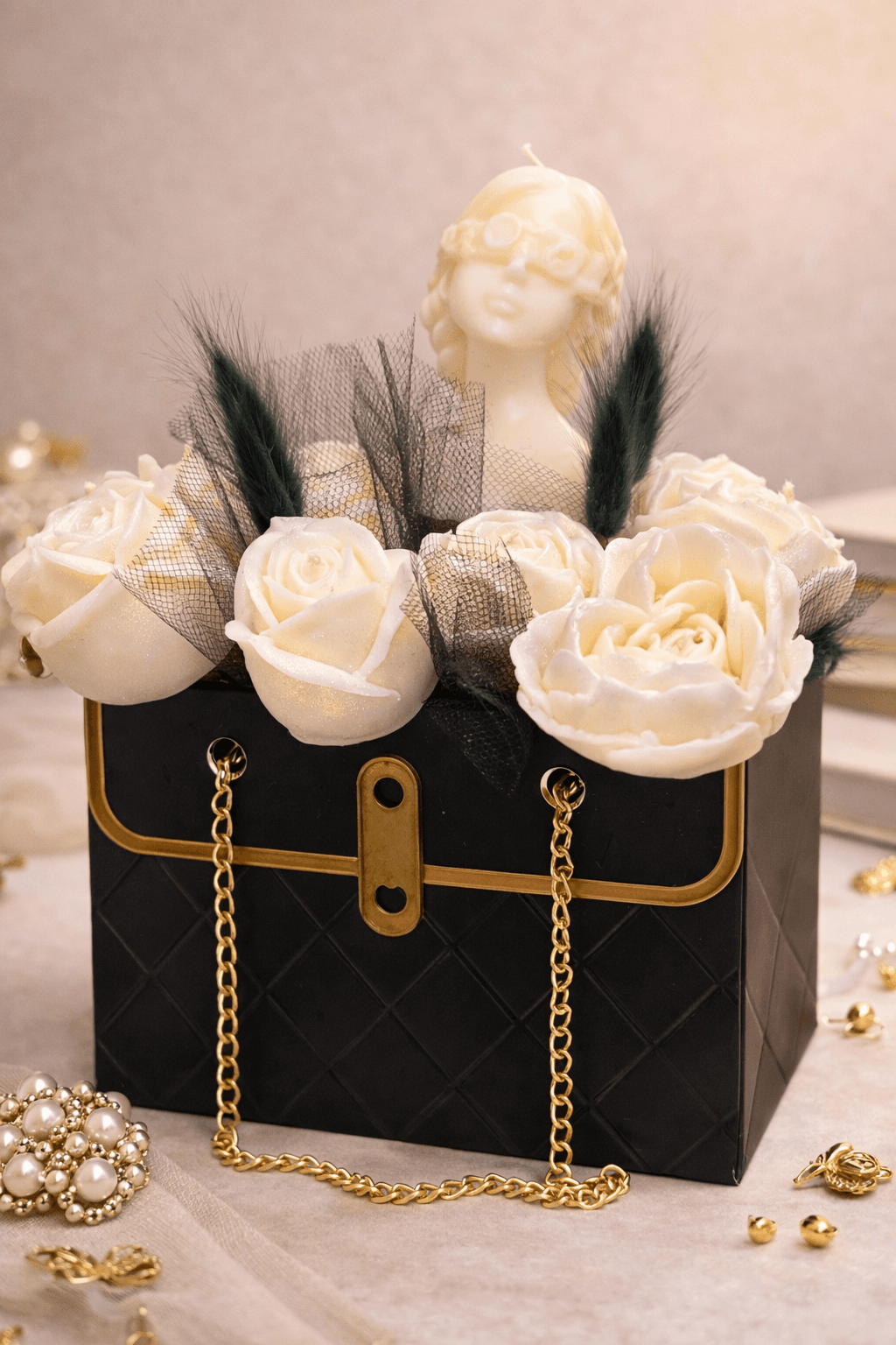 Flower Box „Muza” – 10 róż sojowych i popiersie kobiety